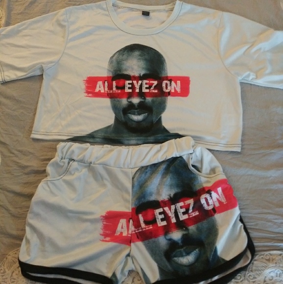 Tops - NWT Tupac cropped top outfit